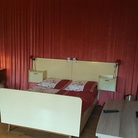 Le Point Du Jour Bed & Breakfast Revin  Dış mekan fotoğraf